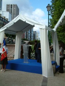 Les préparatifs continuent