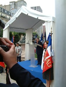 Stop, ce pupitre est bien trop haut ! Pourquoi ?