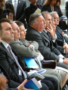 les officiels indifférent...